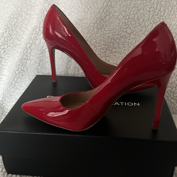 BCBGeneration Lipstick Red Heels size 8 - Picture 5 of 9